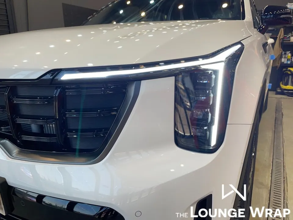 Kia Sorento PPF施工事例|フロント部分の保護 施工写真 4-1