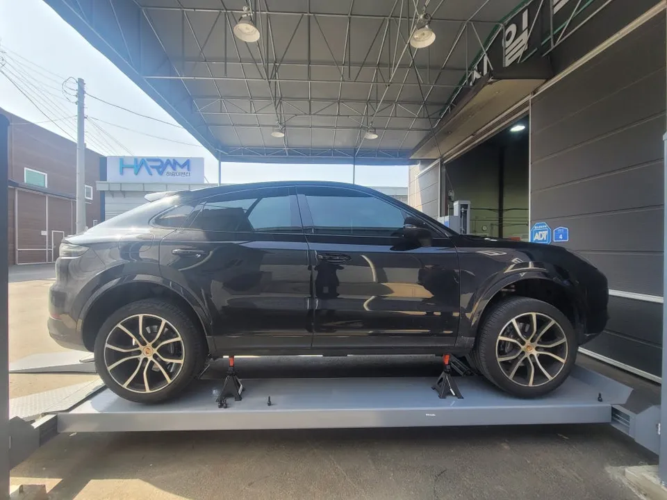 Porsche Cayenneのホイールリペア・塗装事例 写真
