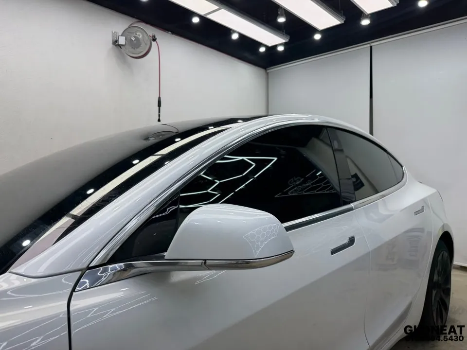Tesla Model 3のカーラッピング事例｜費用目安・仕上がり 施工写真 3-1