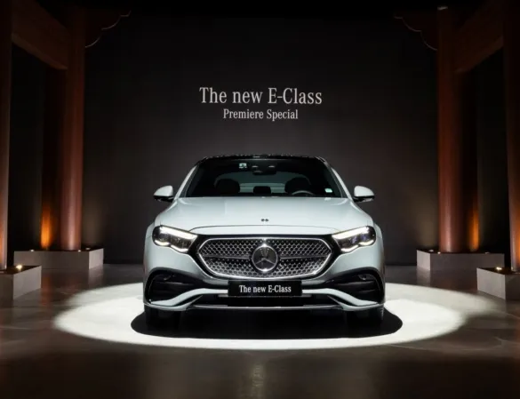 Mercedes-Benz E-Class W214 ambient lighting - Mercedes-Benz E-Class W214 Ambient Lighting Review photo 3