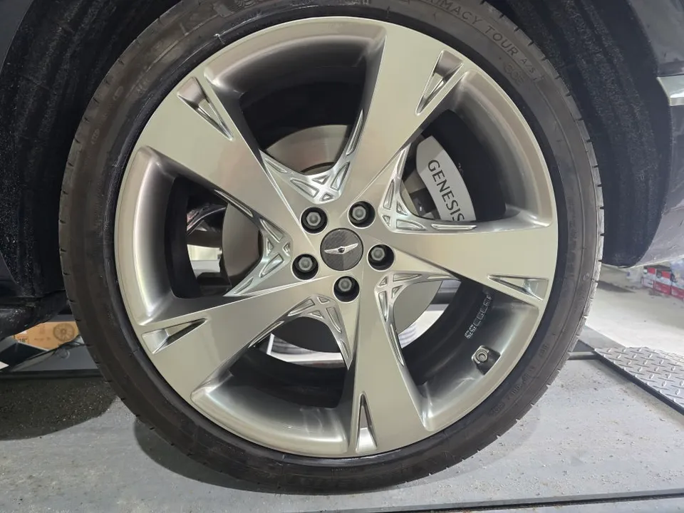 Genesis GV80 wheel repair installation result