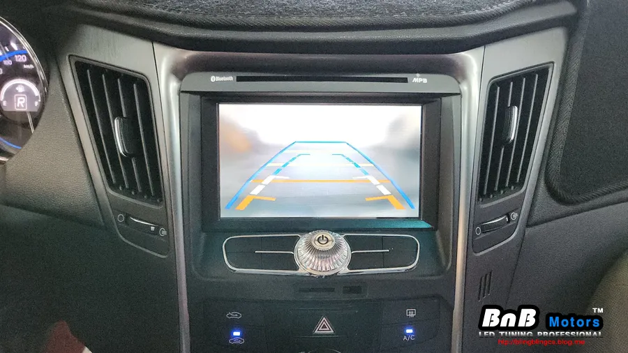 Hyundai Sonata oem options - Hyundai Sonata OEM Options Review: Clearer Backup Camera photo 3