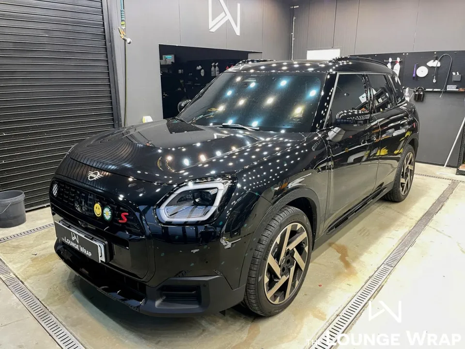 MINI Countryman Vinyl Wrap Review: Sporty Transformation