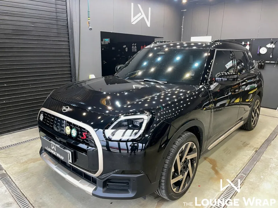 MINI Countrymanのカーラッピング事例 施工写真 2