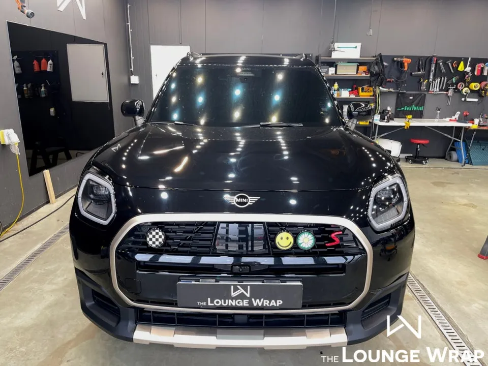 MINI Countrymanのカーラッピング事例 施工写真 3