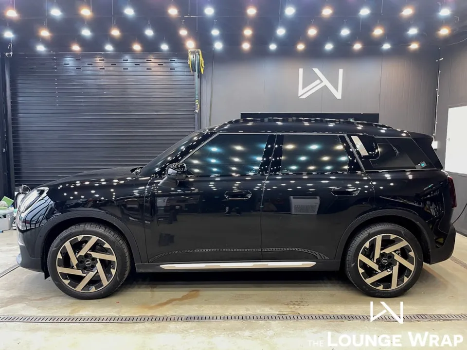 MINI Countrymanのカーラッピング事例 施工写真 4