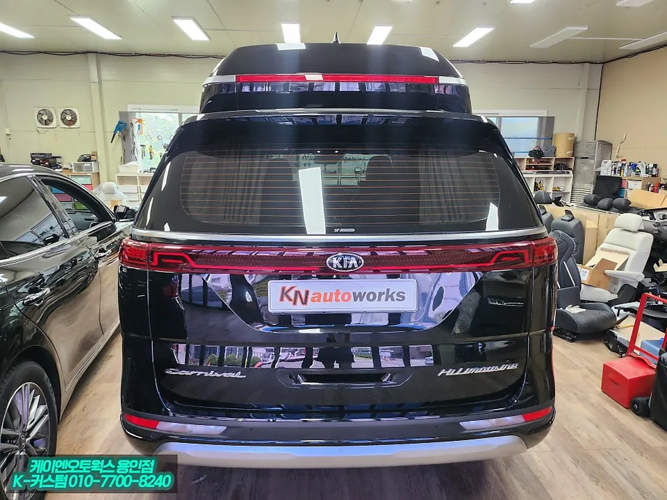 Kia Carnival KA4 vinyl wrap - Kia Carnival KA4 Vinyl Wrap Review: Stylish Exterior Upgrade photo 5