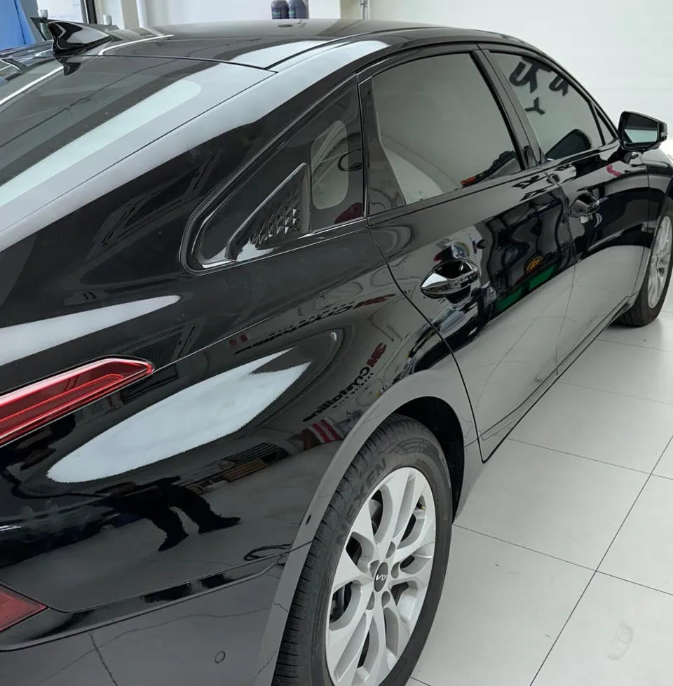 Kia K8のカーラッピング事例|費用目安と仕上がり 施工写真 3-3