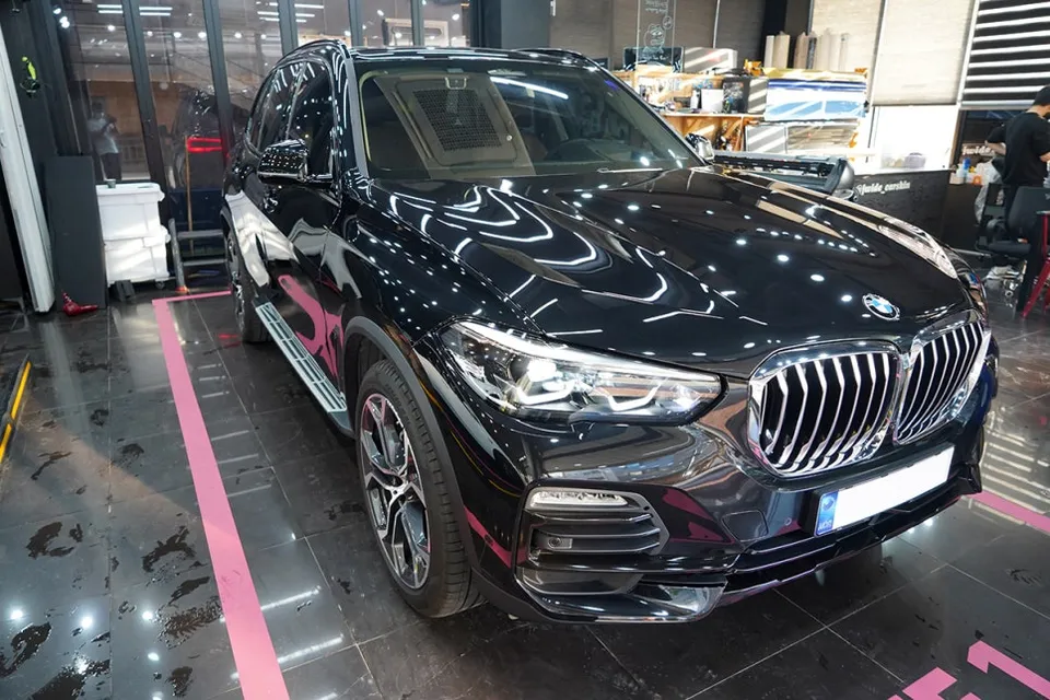 BMW X5のPPF施工事例｜ドア・フェンダー保護 施工写真 3-2