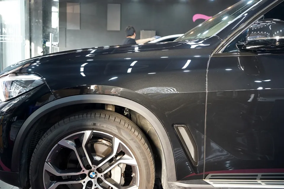 BMW X5のPPF施工事例｜ドア・フェンダー保護 施工写真 2-3