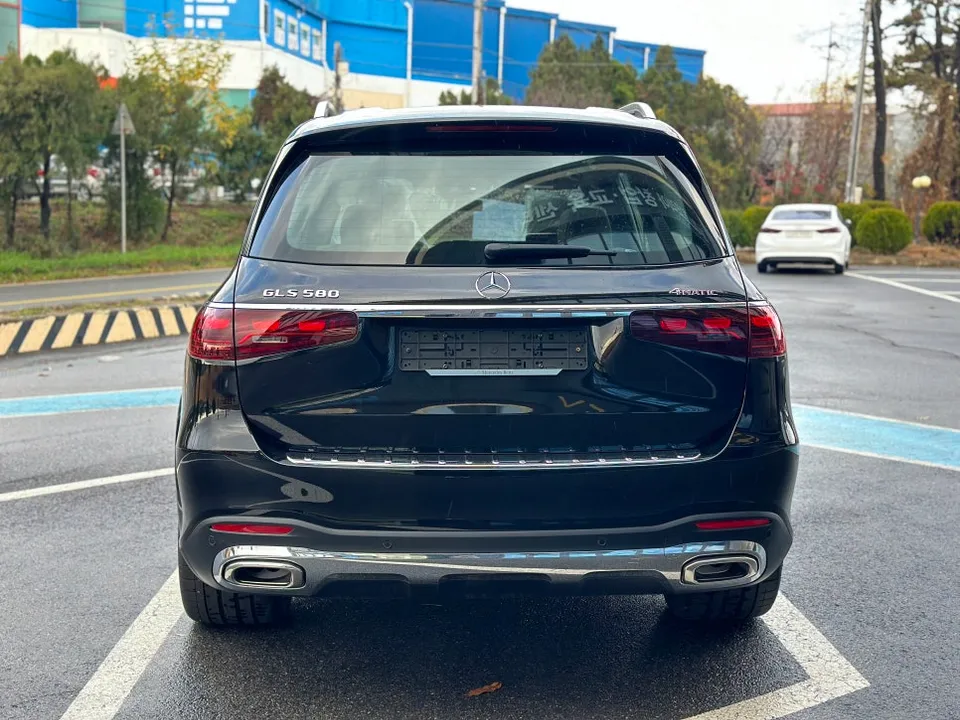Mercedes-Benz GLS 580のカーラッピング事例|クロームをブラック化 施工写真 3-2