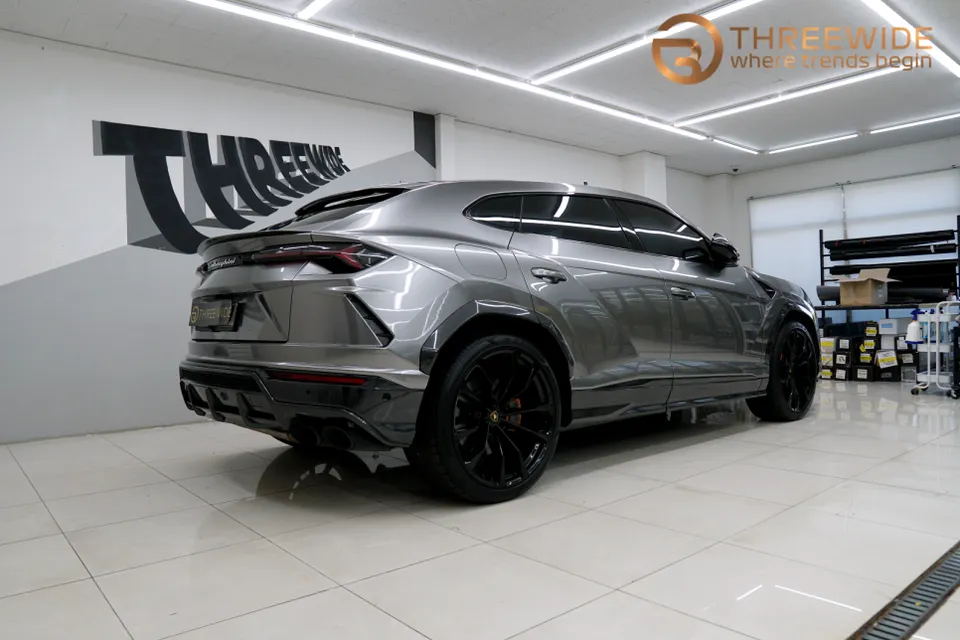 Lamborghini Urusのカーラッピング事例｜費用目安・仕上がり 写真