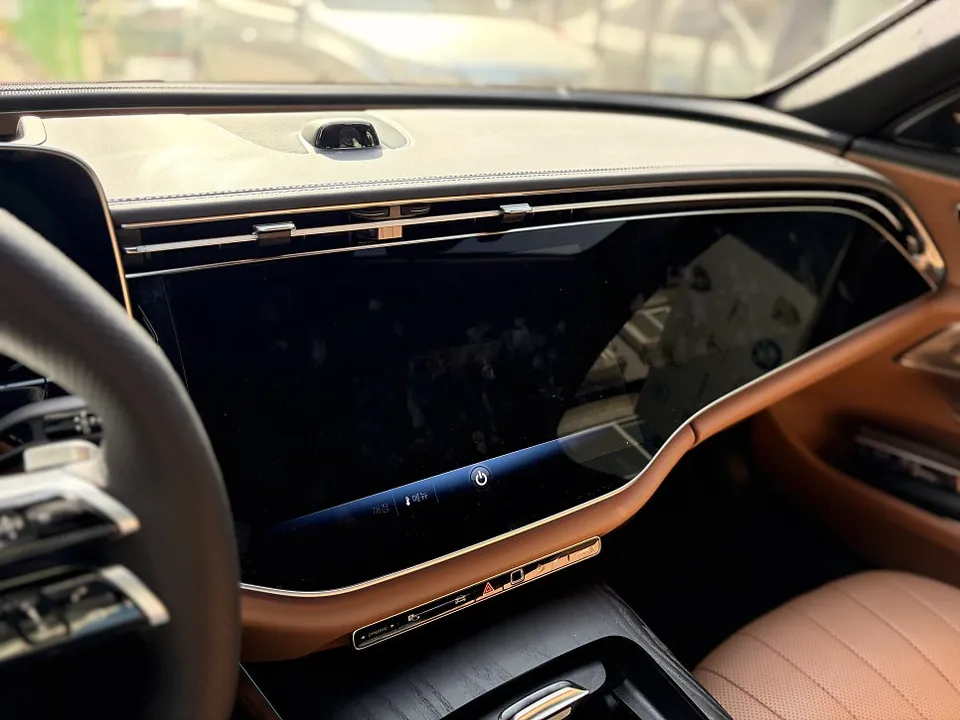 Mercedes-Benz Eクラス PPF施工事例|費用目安・仕上がり 施工写真 2-2