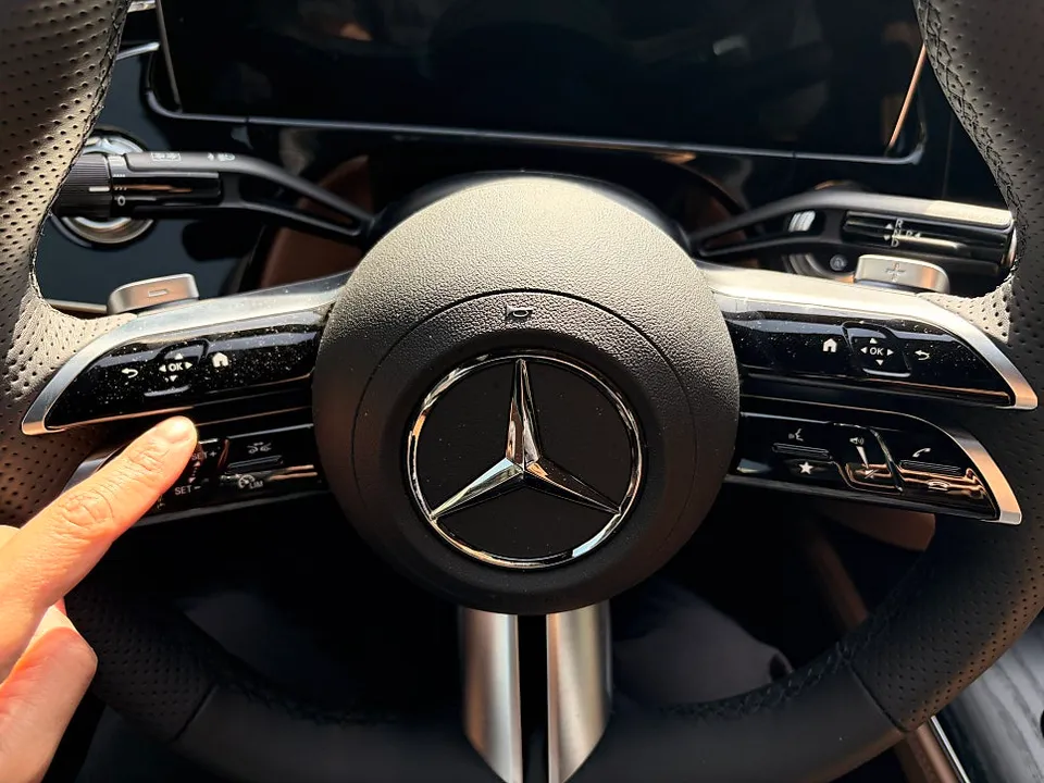 Mercedes-Benz Eクラス PPF施工事例|費用目安・仕上がり 施工写真 1-3