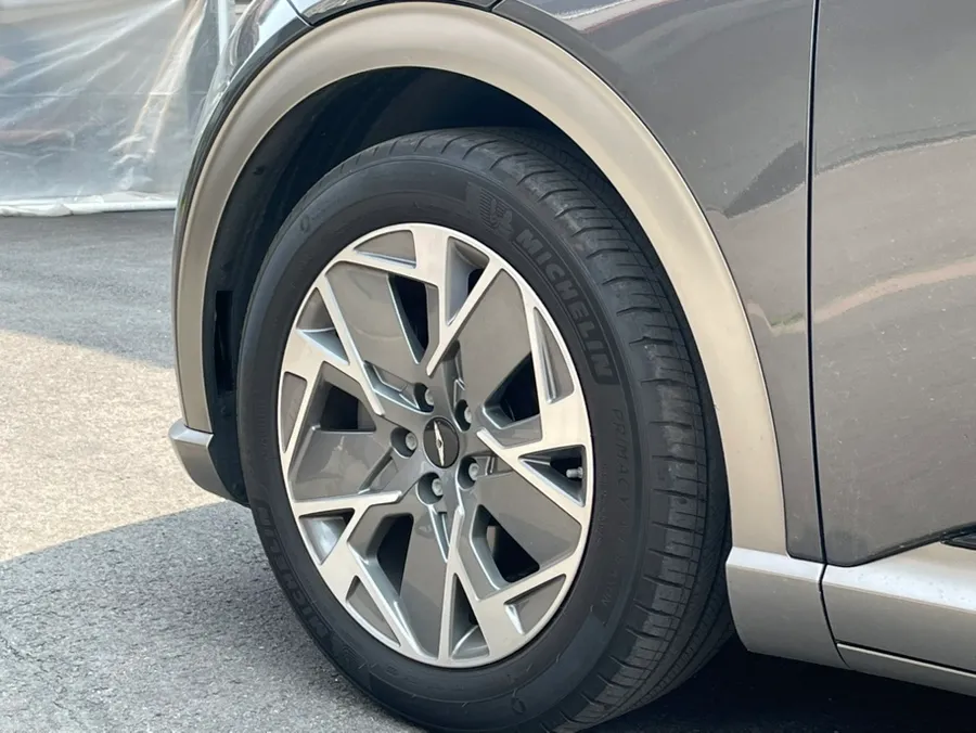 Genesis GV60 wheel repair - Genesis GV60 Wheel Repair & Ghost Chrome Coating Review photo 5