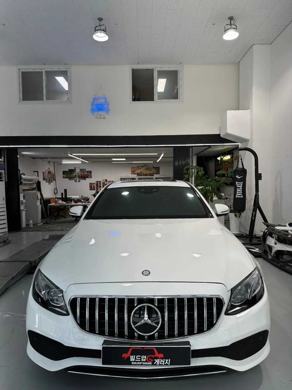 Mercedes-Benz EクラスのPPF施工事例|費用目安と仕上がり 施工写真 2-1