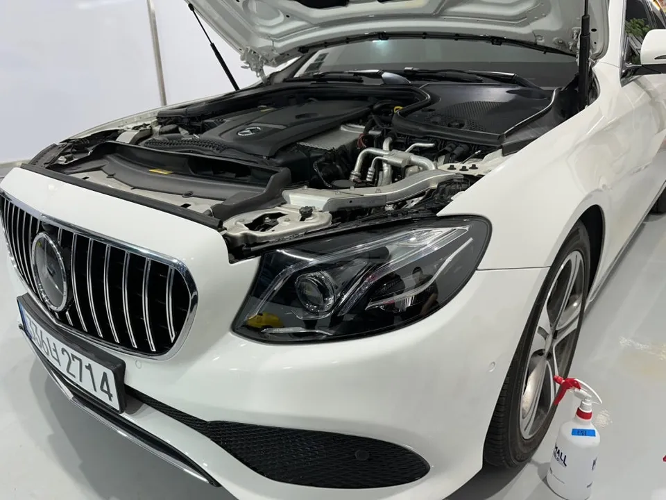 Mercedes-Benz EクラスのPPF施工事例|費用目安と仕上がり 施工写真 3-2