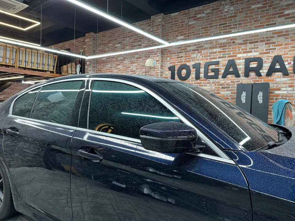 BMW 5 Series F10 Vinyl Wrap Review: Sporty Upgrade