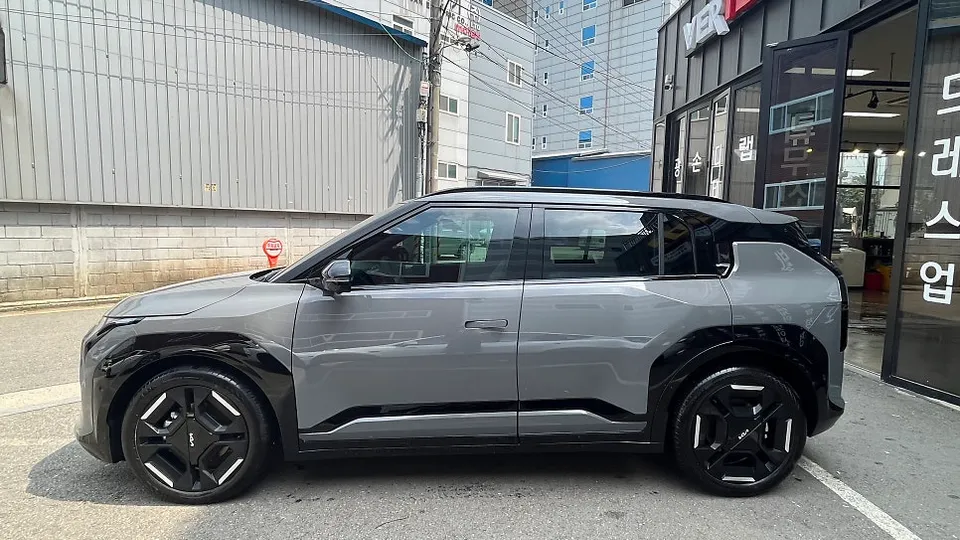 Kia EV3 window tinting - Kia EV3 Window Tinting Review — Enhanced Comfort & Style photo 4