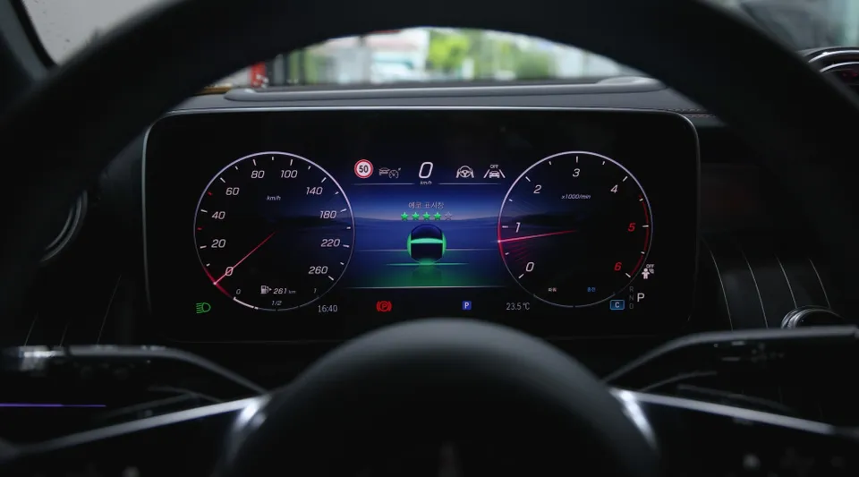 Mercedes-Benz GLC X254 interior customization - Mercedes-Benz GLC X254 Interior Customization Review photo 4