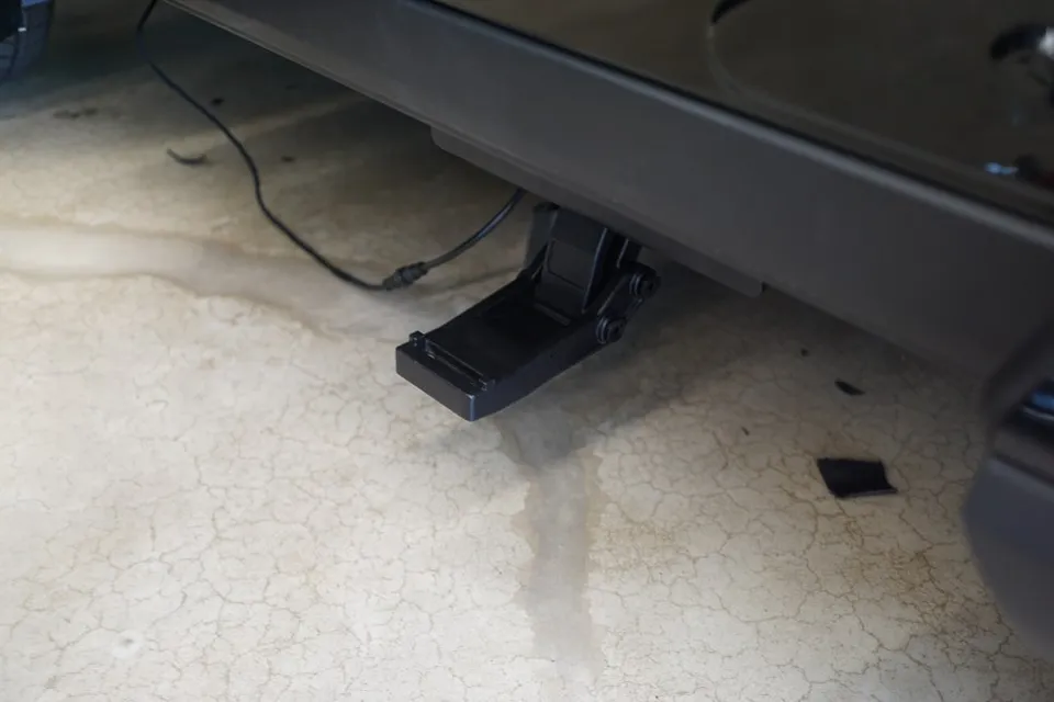 Lexus RX-350h body kit - Lexus RX 350h Electric Running Boards Review — Enhanced Access photo 4