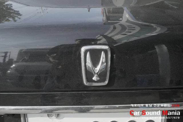 Hyundai Equus dash cam installation result