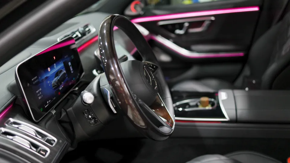 Mercedes-Benz S-Class W223 steering wheel - Mercedes-Benz S-Class W223 Steering Wheel Upgrade Review photo 3