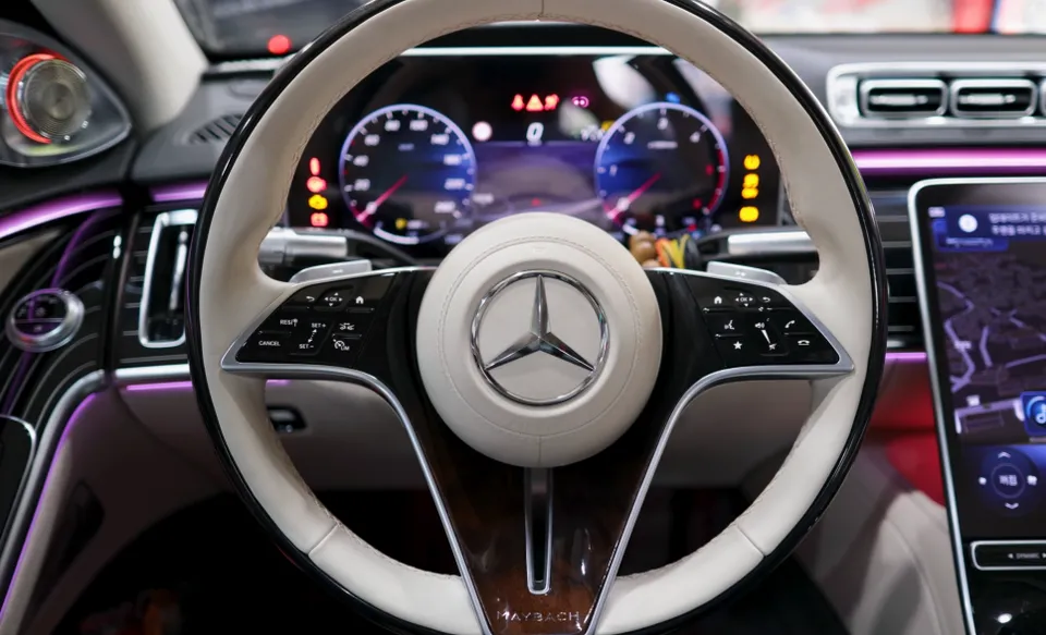 Mercedes-Benz S-Class W223 steering wheel - Mercedes-Benz S-Class W223 Steering Wheel Upgrade Review photo 4