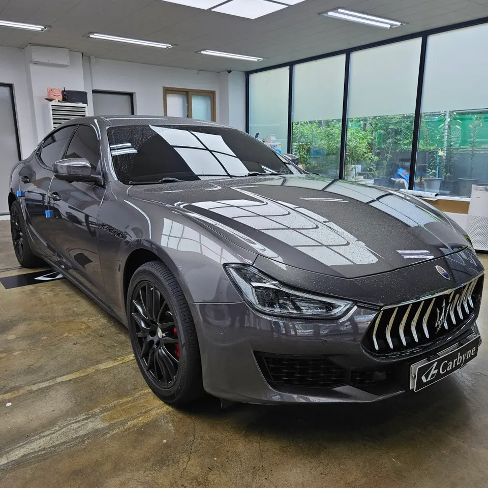 Maserati Ghibliのカーラッピング事例 施工写真 3