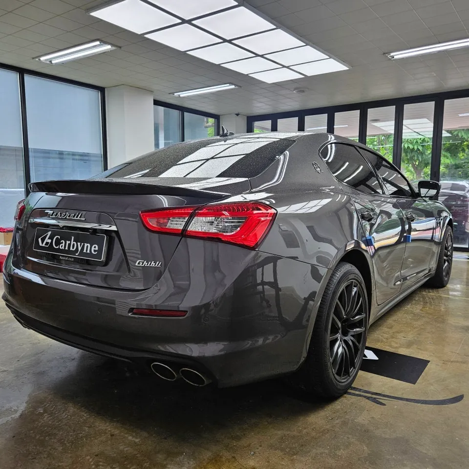 Maserati Ghibliのカーラッピング事例 施工写真 4