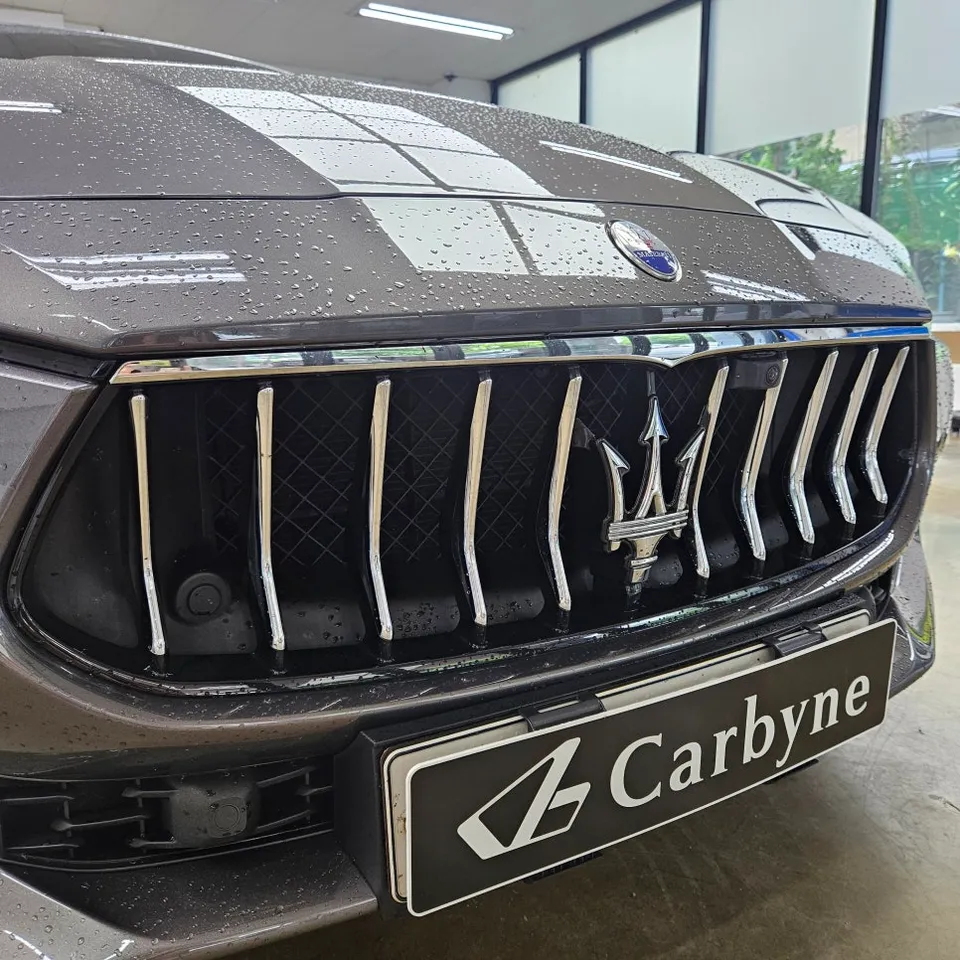 Maserati Ghibliのカーラッピング事例 施工写真 5