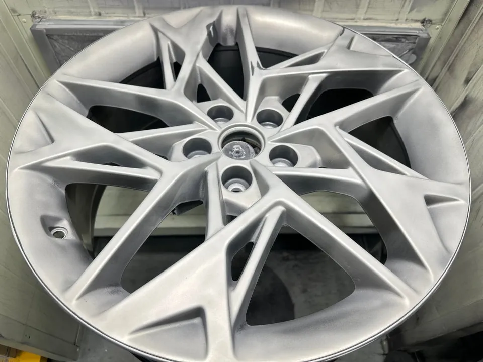 Genesis GV70のホイールリペア・塗装事例 施工写真 6