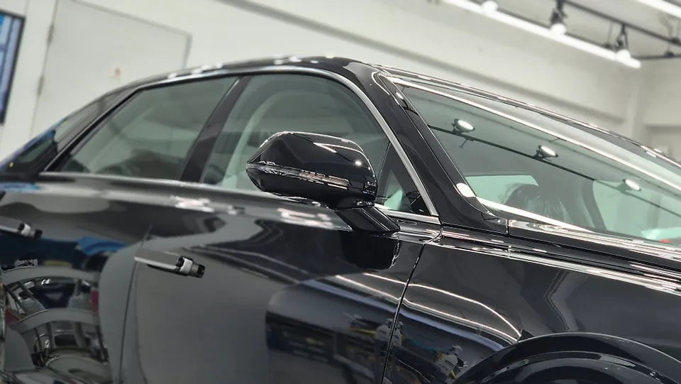 Hyundai Grandeur GN7のカーフィルム施工事例 施工写真 3