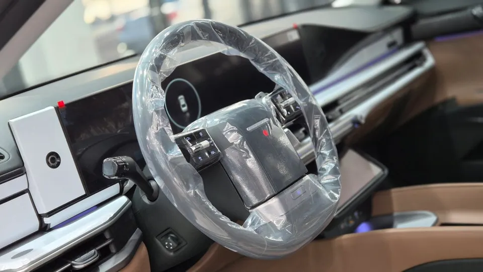 Hyundai Grandeur GN7のカーフィルム施工事例 施工写真 5