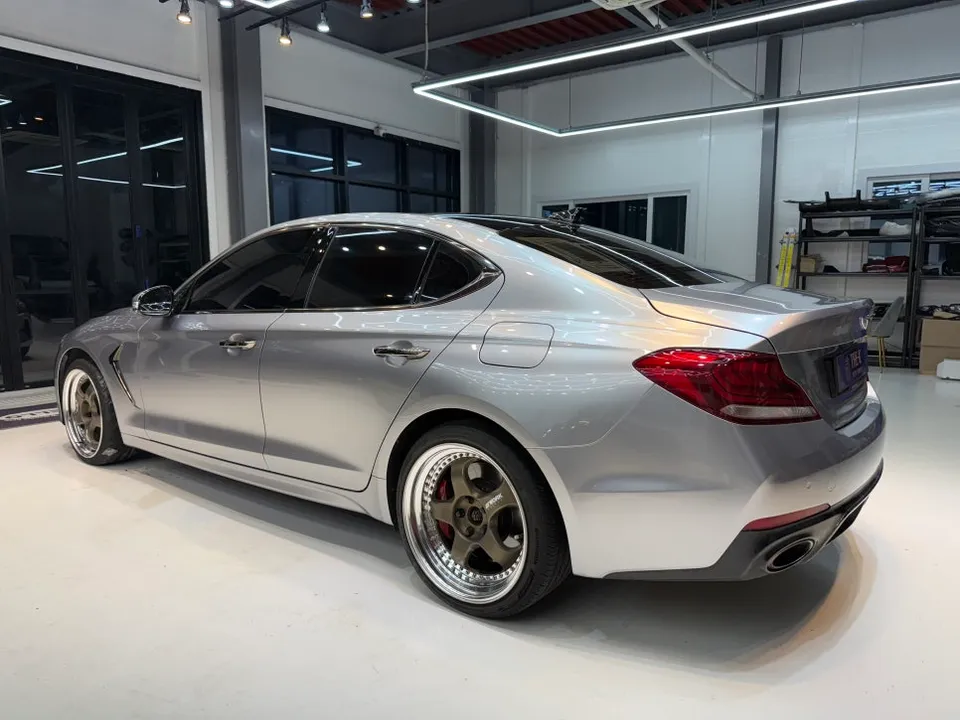 Genesis G70のカーラッピング事例 施工写真 4-1