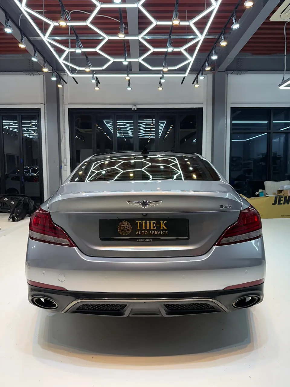 Genesis G70のカーラッピング事例 施工写真 1-2
