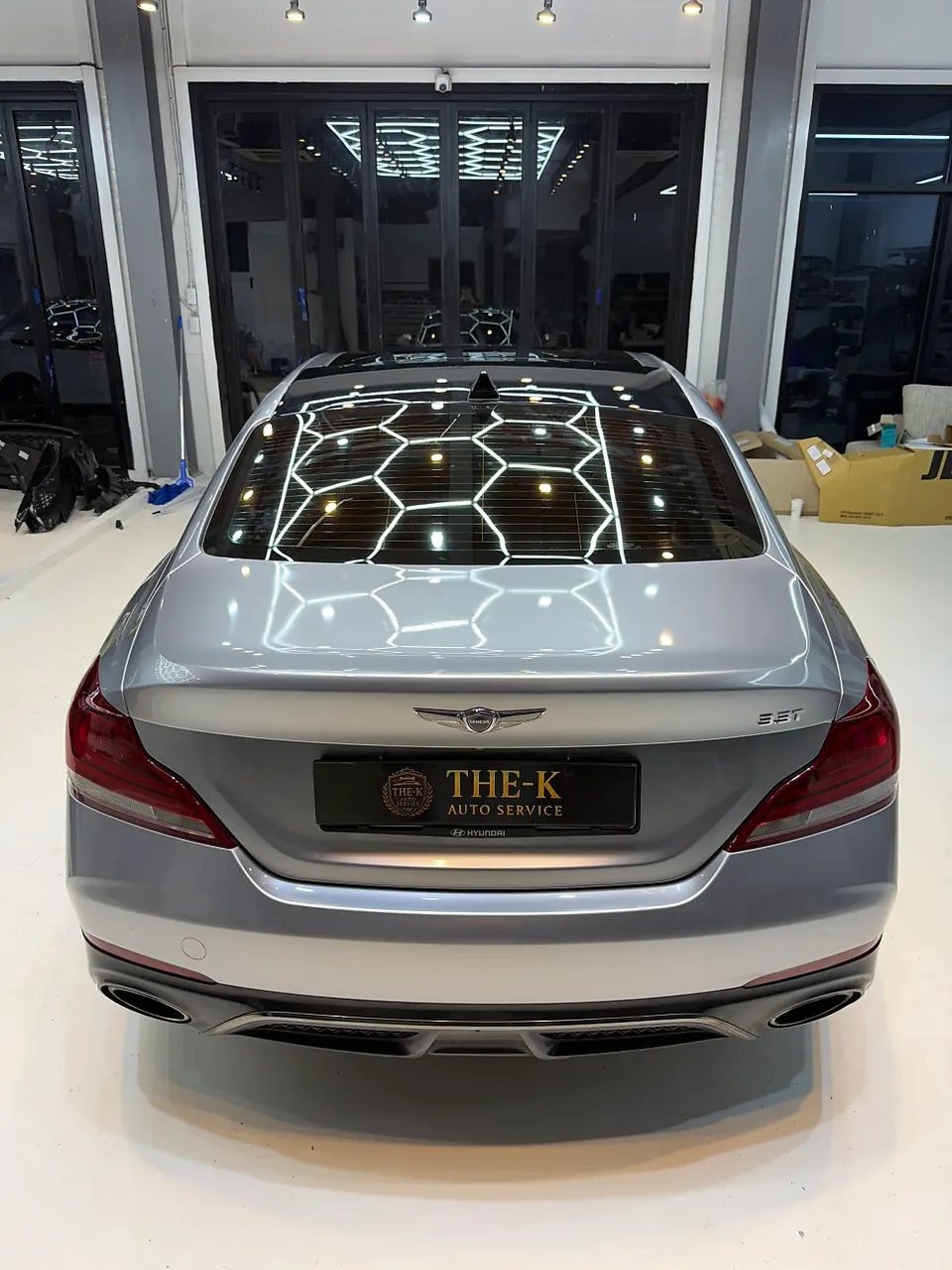 Genesis G70のカーラッピング事例 施工写真 2-2