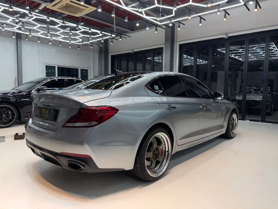 Genesis G70のカーラッピング事例 施工写真 3-2