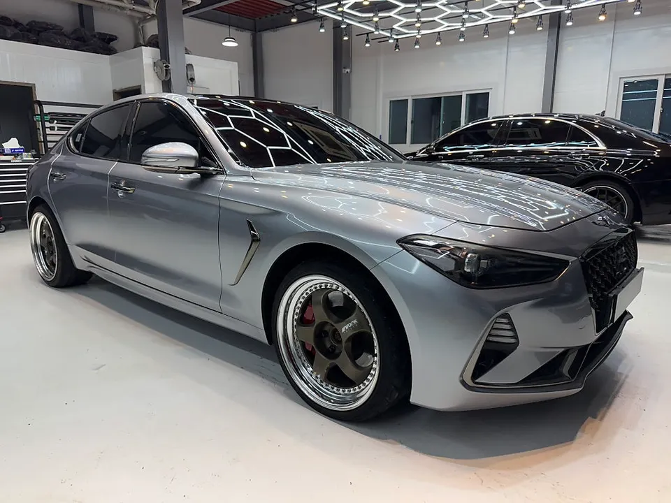 Genesis G70のカーラッピング事例 施工写真 1-3