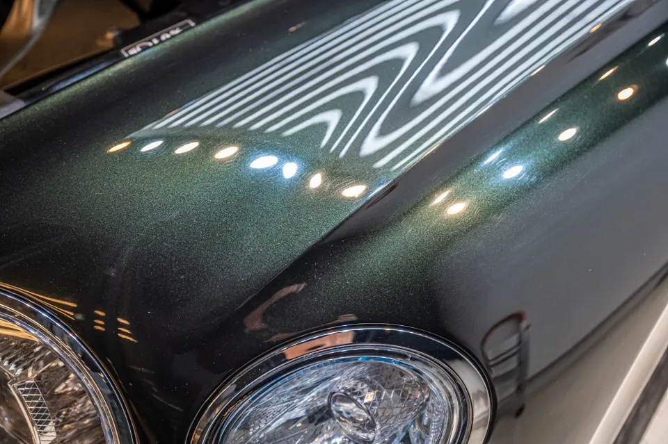 Bentley Flying Spurのガラスコーティング事例|費用目安・仕上がり 施工写真 2-1