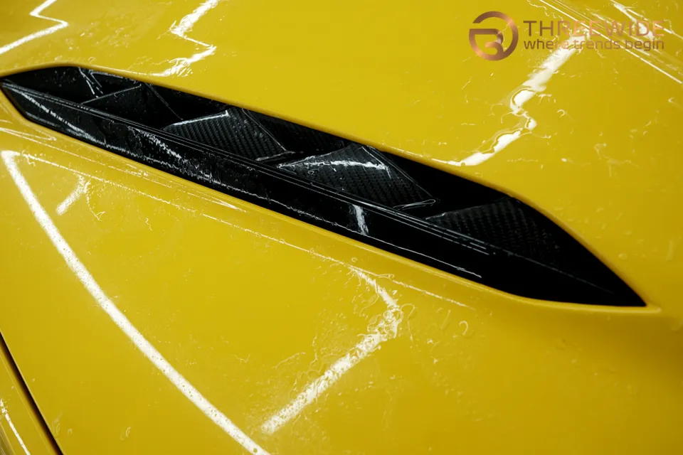 Lamborghini UrusのPPF施工事例：無光ブラックとカーボン調 施工写真 3-3