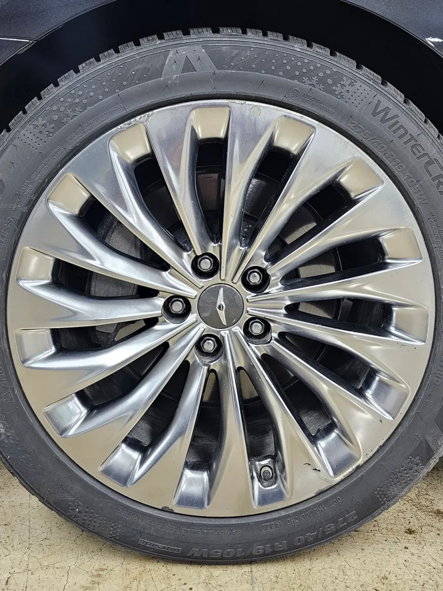 Genesis EQ900 wheel repair - Genesis EQ900 Wheel Repair & Painting Review photo 2