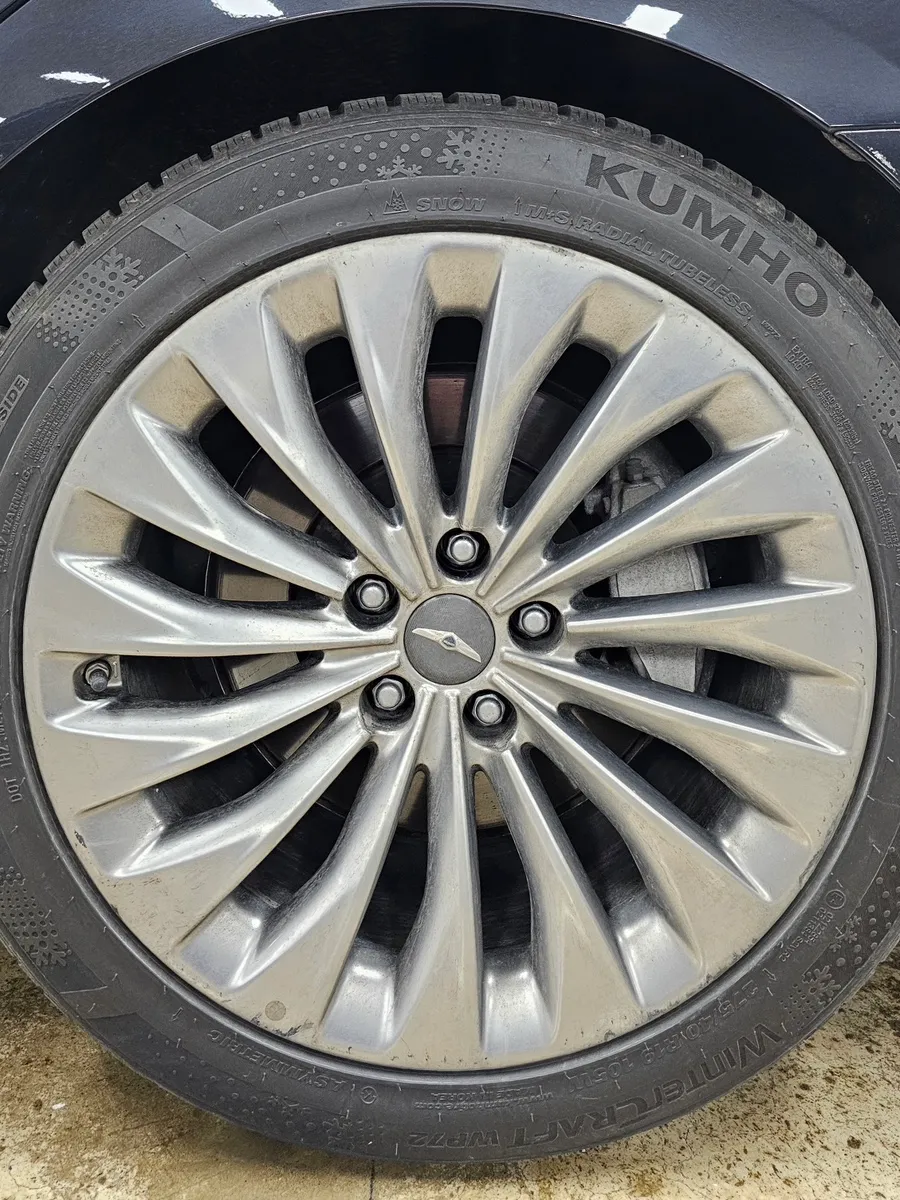 Genesis EQ900 wheel repair - Genesis EQ900 Wheel Repair & Painting Review photo 3