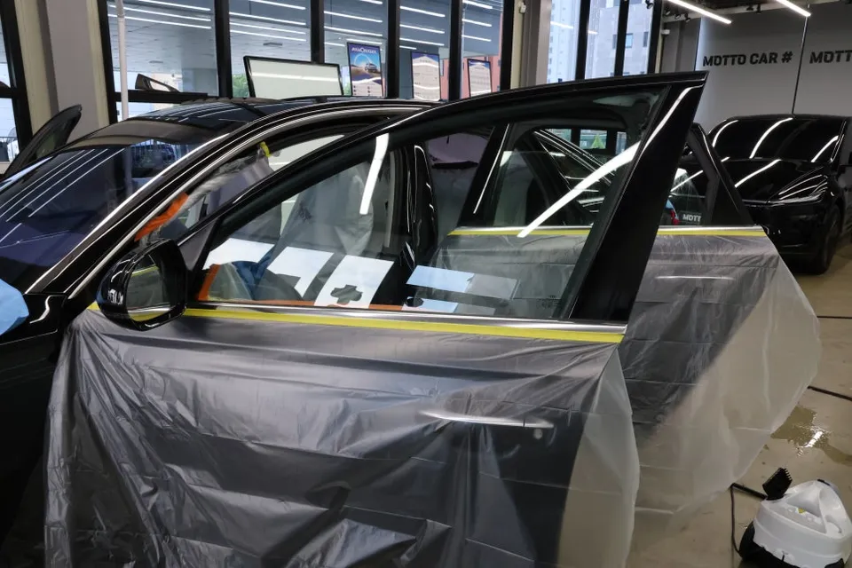 Audi A6のカーフィルム施工事例 施工写真 4