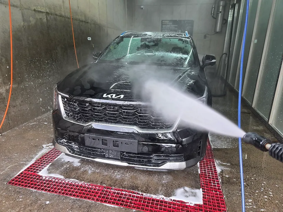 Kia Sorento PPF施工事例｜費用目安と仕上がり 施工写真 1-2