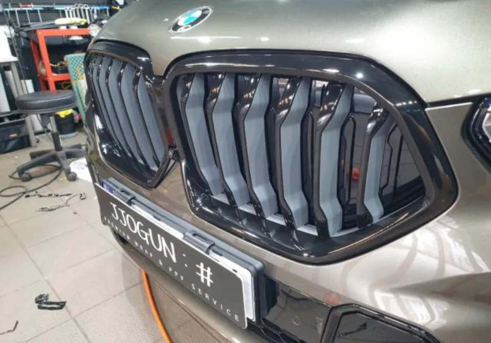 BMW X6のカーラッピング事例 施工写真 6