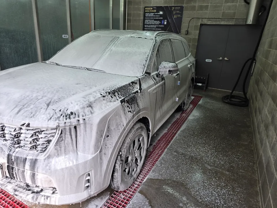 Kia SorentoのPPF施工事例|費用目安・仕上がり 施工写真 1-3
