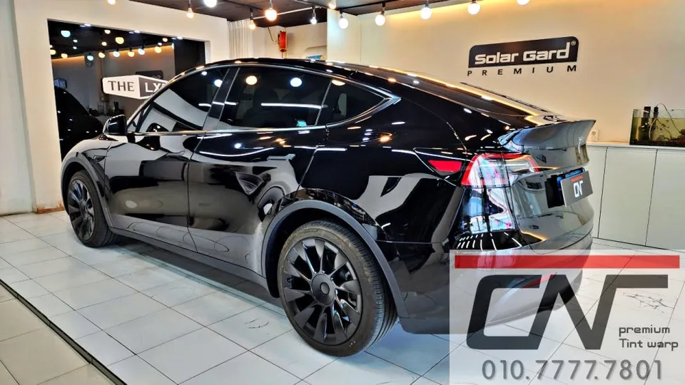 Tesla Model Yのカーフィルム施工事例｜費用目安・仕上がり 施工写真 2-3