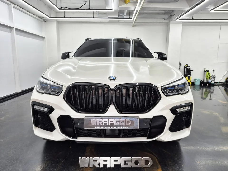BMW X6のPPF施工事例|費用目安と仕上がり 施工写真 1-1