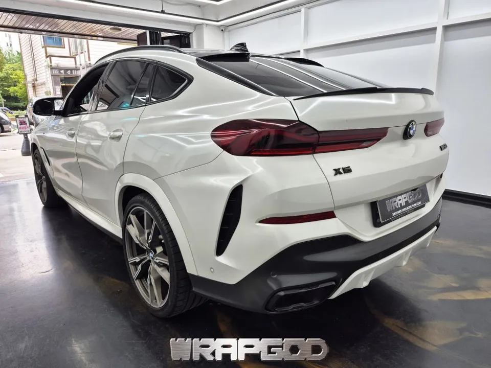 BMW X6のPPF施工事例|費用目安と仕上がり 施工写真 1-2